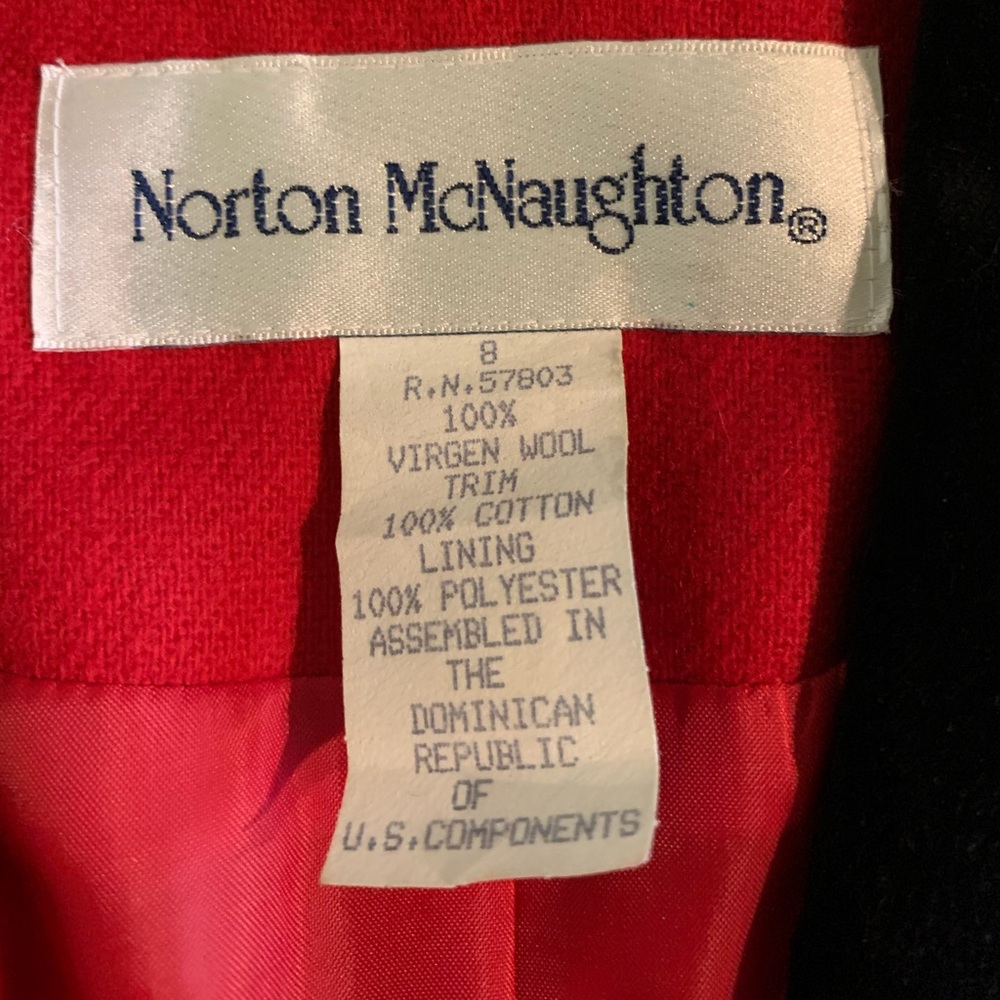 VTG Norton McNaughton Size 8 Red Blazer With Black Velvet Collar - Picture 6 of 11
